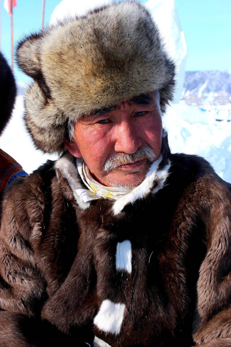 $!Imagen de un hombre que ha vivido toda su vida como inuit, entre los pueblos indígenas que residen en el Ártico.