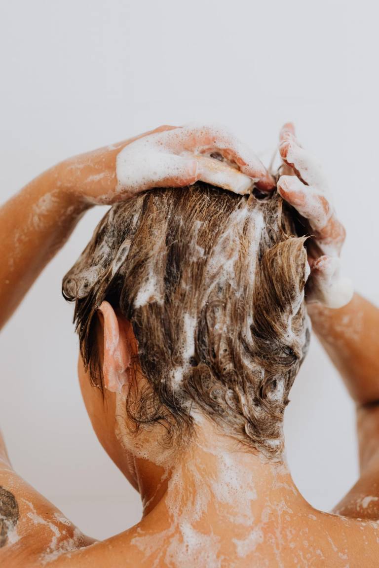 $!Las marcas de shampoo y de aseo personal podrían promover el uso de más de sus productos por un tema más comercial que de salud.