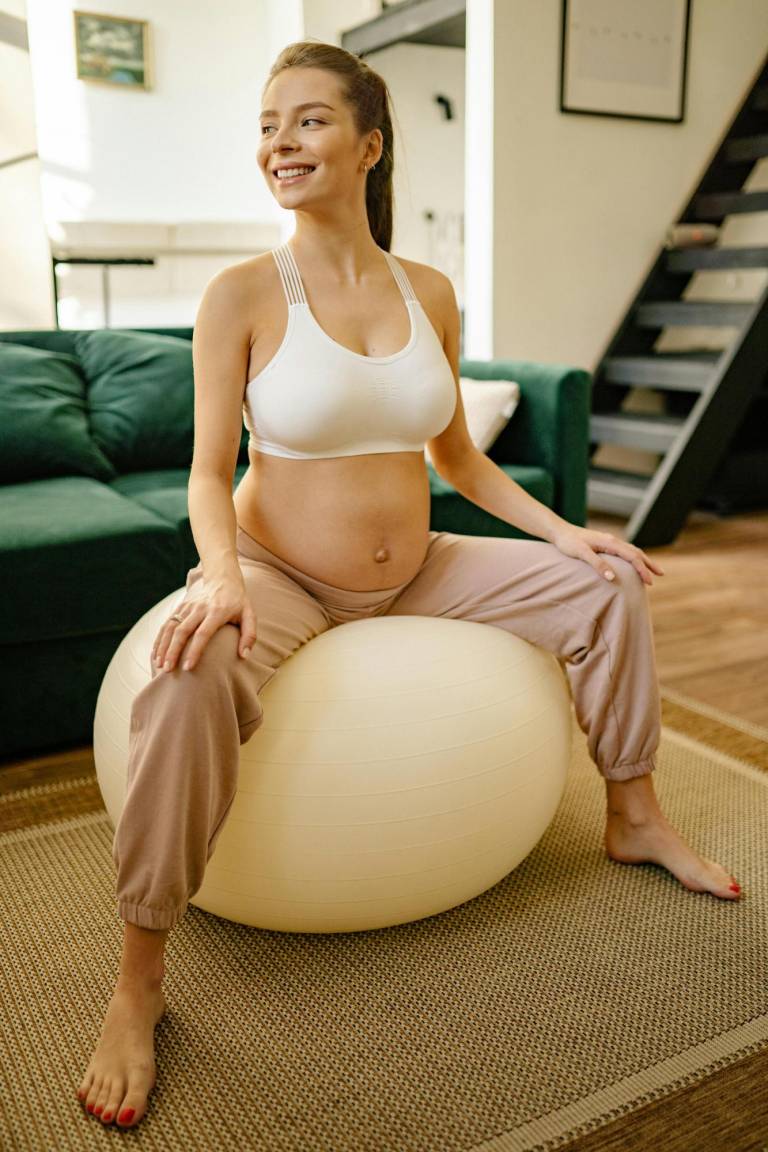 $!Durante el embarazo se pueden producir problemas de varices, mantenerte activa y alimentarte de forma equilibrada puede ayudar a prevenir su aparición.
