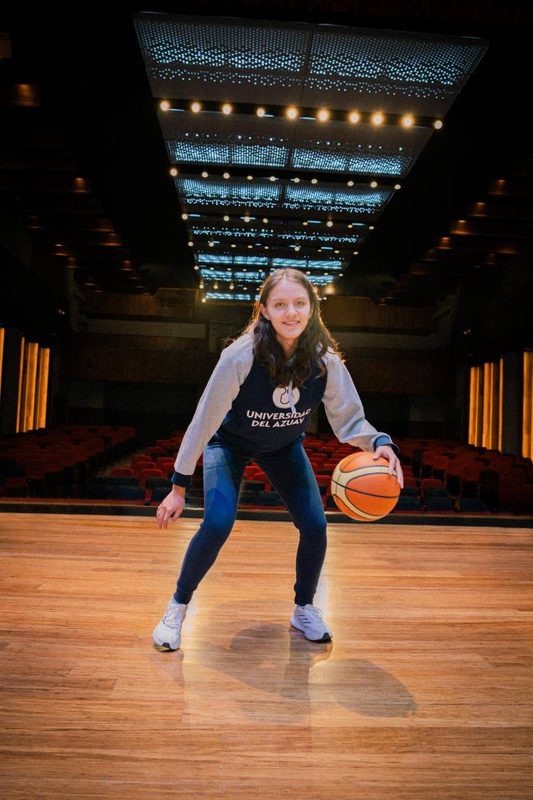 $!Una de las integrantes del equipo de la Universidad del Azuay.
