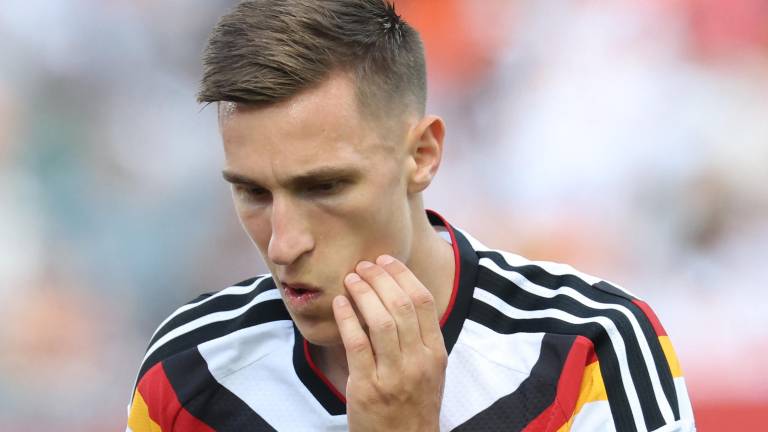 Nico Schlotterbeck no jugará contra Ecuador por lesión.