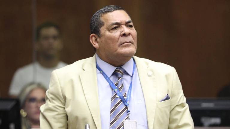 El asambleísta de ADN, Jorge Chamba, se conectó a una sesión de la Asamblea desde su cama
