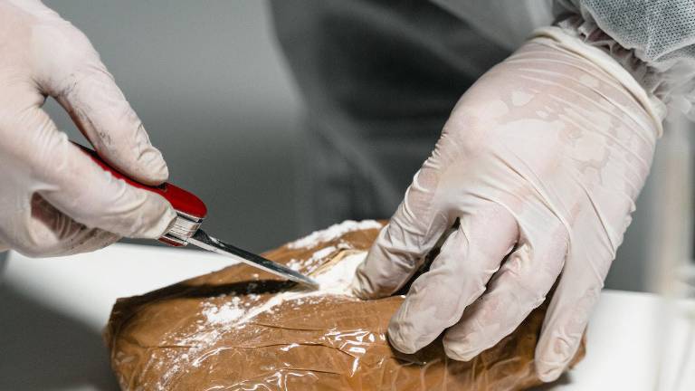 Más de dos toneladas de cocaína son incautadas en contenedor que se hallaba en el puerto de Guayaquil y tenía como destino España