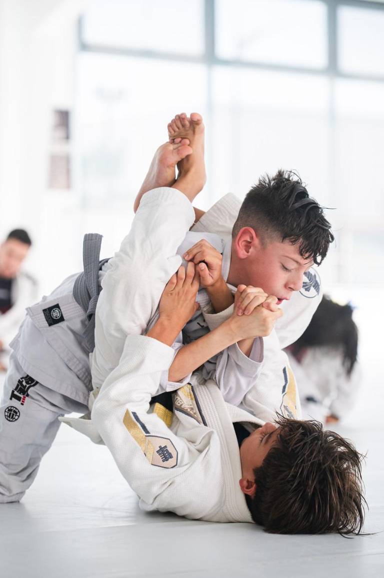 $!A pesar de tan solo tener 10 años Alonso sorprende con su disciplina, coraje y espíritu competitivo. Muestra técnica, energía y un corazón enorme en cada combate.