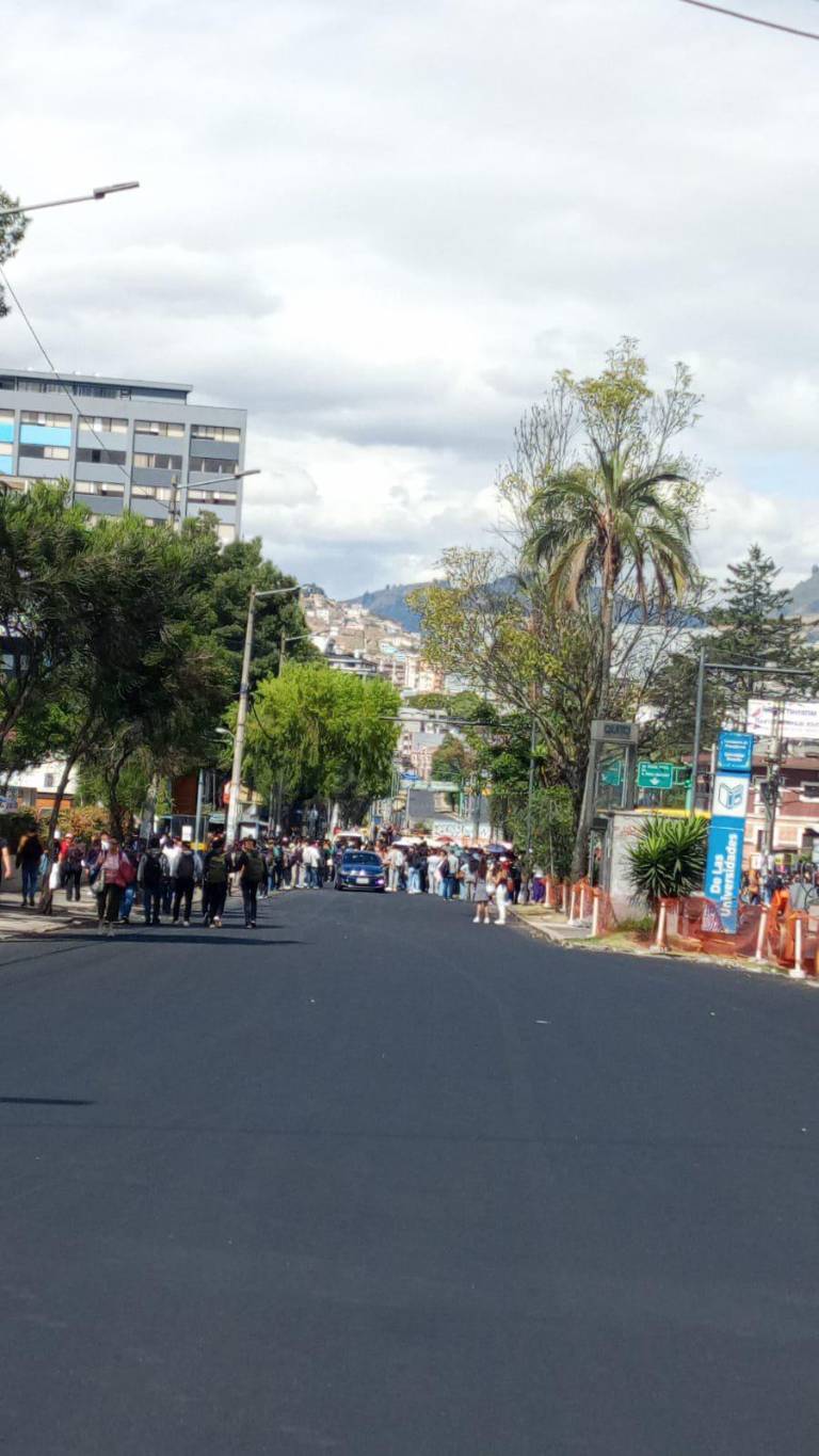 $!Evacuación de la PUCE en Quito.