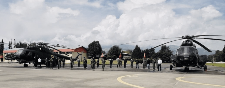 $!En 1997, Ecuador compró a Rusia siete helicópteros MI para transporte de tropas. Estos aparatos iban a ser entregados a Estados Unidos, que los enviaría a Ucrania. Foto de archivo