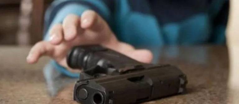 $!Un niño de dos años mata a su padre de un disparo accidental en Florida