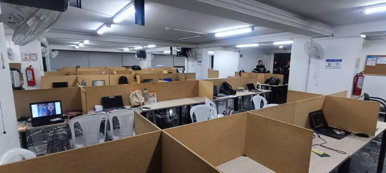 $!Instalaciones del call center intervenido en Quito.