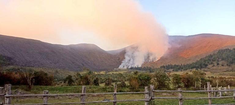 $!Controlan incendio en reserva ecológica El Ángel: 800 hectáreas fueron consumidas por el fuego