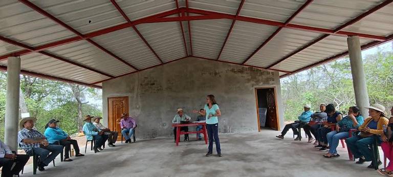 $!El trabajo involucra capacitación con los agricultores para darles información sobre los beneficios de usar esos microorganismos.