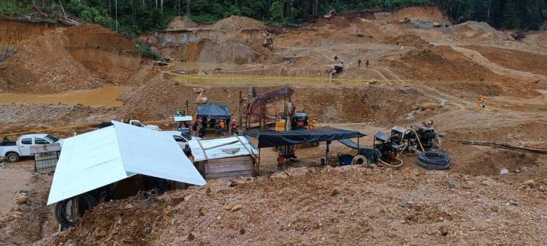 $!Crítico. Desde hace cinco años se ha disparado la minería ilegal en los afluentes y la cuenta del río Napo, sin que las autoridades detengan su avance.