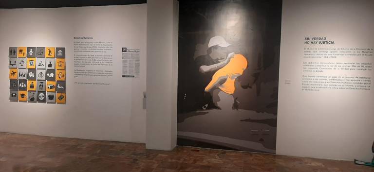 $!En el fondo la fotografía que dio la vuelta al mundo del caso Gonzáles y Otros.