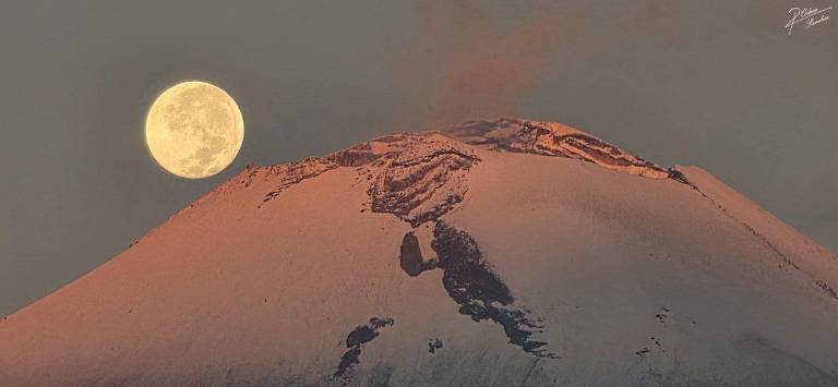 $!Luna del Ciervo.