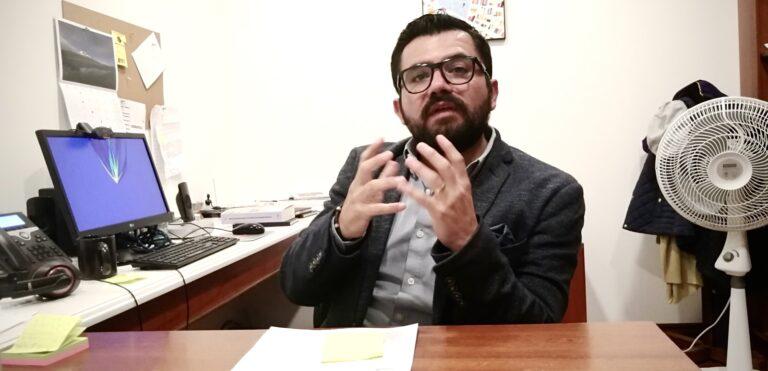 $!Hugo Cahueñas, profesor de la USFQ y miembro de la Clínica Jurídica, destacó que fueron los estudiantes quienes llevaron con excelencia la acción de protección.