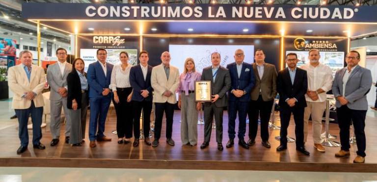 $!Equipo y representantes de Ambiensa y su filial Corporación Guayaquil