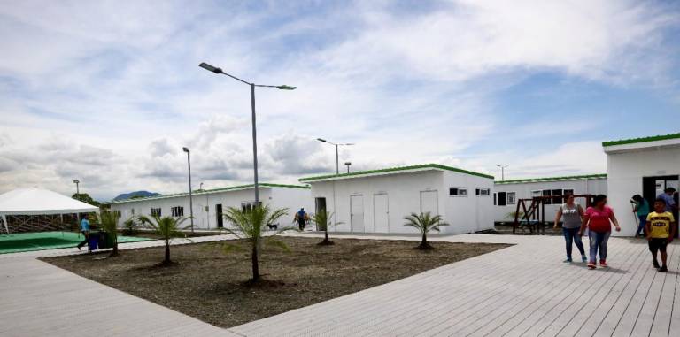 $!Así se veían las instalaciones de las 20 escuelas, construidas con material prefabricado, inauguradas entre 2017 y 2018. Unidad Felipe Chávez, en Manta. Foto Ministerio de Educación.