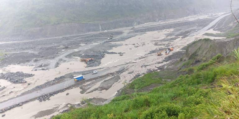 $!Río Loco desbordado por fuertes lluvias.