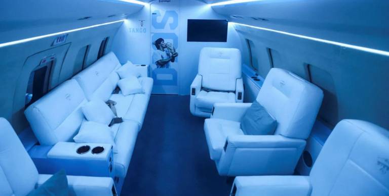 FOTOS: Así es el "Tango D10S", avión en homenaje a Maradona