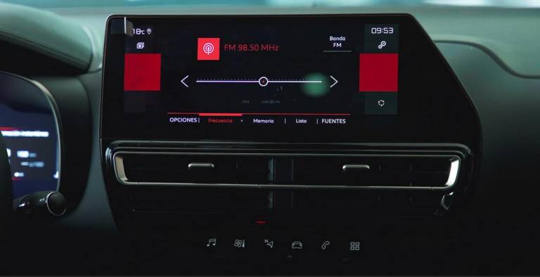 $!La pantalla táctil es compatible con Apple CarPlay y Android Auto.