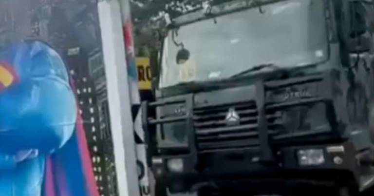 $!Salida de militares del recinto ferial.