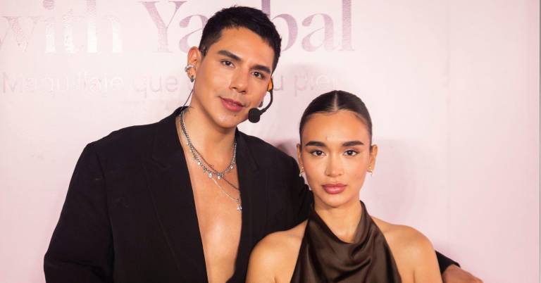 $!El maquillador Christian Matta muestra los resultados del maquillaje natural and glowy que realizó en la modelo.