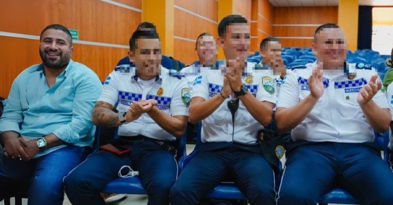 $!Una foto en la que aparece Cristhian Mendoza publicada el 16 de agosto de 2023 en la red social de Facebook de la Empresa de Movilidad.