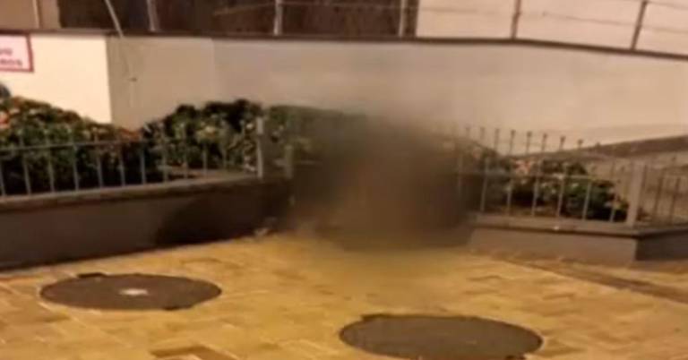 $!Lugar en el que alias 'Frenillo' cayó tras lanzarse de un noveno piso.