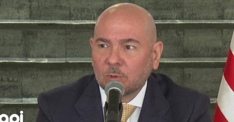 $!Gian Carlo Loffredo en rueda de prensa.