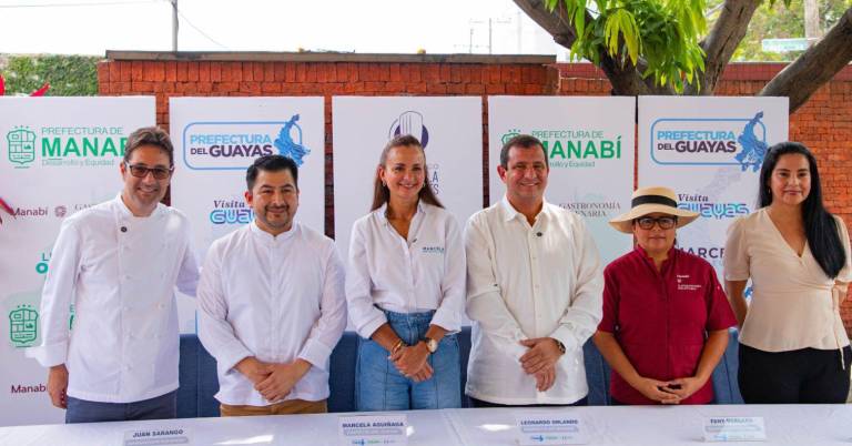 $!Evento de presentación de los platos que irán a Madrid Fusión 2026. De izq. a der.: Santiago Granda, Rector de la Escuela de los Chefs; Chef Juan Sarango; Marcela Aguiñaga, Prefecta del Guayas; Leonardo Orlando, Prefecto de Manabí, Chef Fanny Vergara; y Lorena Vargas, Directora académica de la Escuela de los Chefs.
