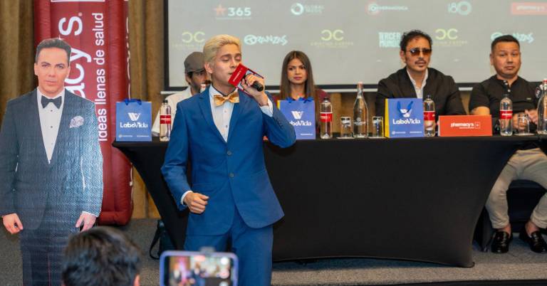 $!Artista ecuatoriano interpreta covers de canciones de Cristian Castro durante la rueda de prensa de los conciertos en Ecuador del cantante mexicano.