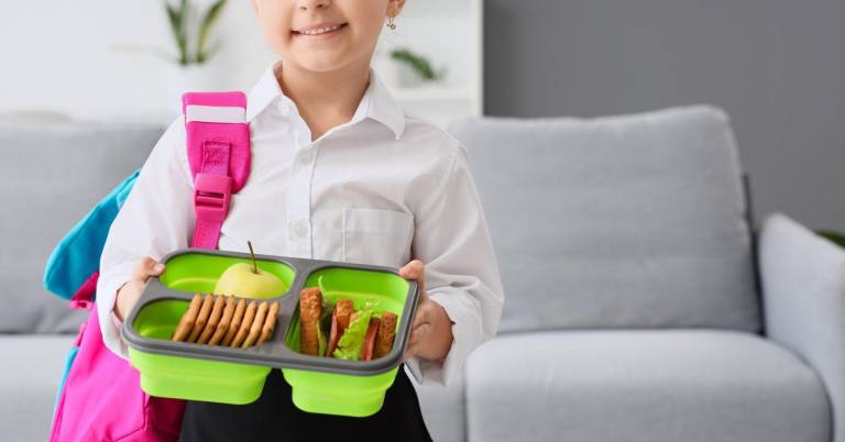 $!Busca recipientes para la lonchera que estén libres de agentes tóxicos como el BPA, PFAS, entre otros, ya que estos químicos pueden transferirse a la comida.