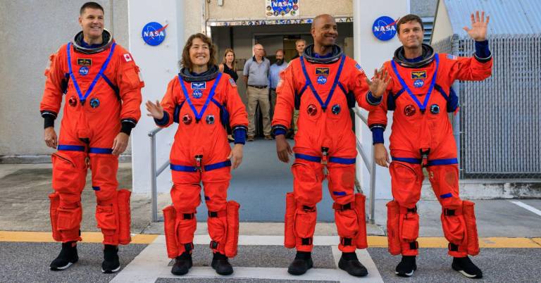 $!Los miembros de la tripulación de Artemis II —el astronauta de la CSA (Agencia Espacial Canadiense) Jeremy Hansen y los astronautas de la NASA Christina Koch, Victor Glover y Reid Wiseman