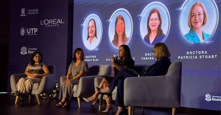 $!Fotografía de un conversatorio sobre el avance de la igualdad de género en los campos STEM durante la ceremonia L’Oréal-UNESCO Para Mujeres en la Ciencia 2026.