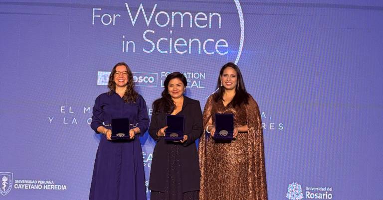 $!Fotografía de las tres ganadores de Colombia, Perú y Ecuador reconocimiento regional L’Oréal-UNESCO Para Mujeres en la Ciencia 2026.