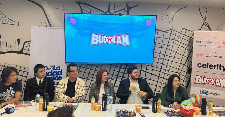 $!Imagen de la rueda de prensa de Budokan, de izq. a der.: Oguri Takamura, CEO de World Cosplay Summit; el traductor de japonés; Hiroki Takahashi, cantante japonés de Dragon Ball; Marisol Meneses, gerente de Marketing de Celerity, Sebastián López, director de Budokan, Patricia Azan, actriz de doblaje.