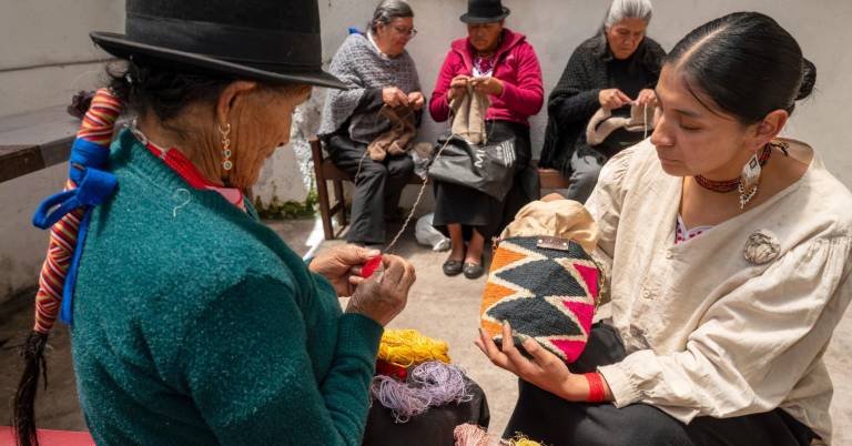 $!Fotografía de María Chadan, inspiración para la creación del emprendimiento de ropa sostenible Kilaya, de su nieta Quinti Samay Quinatoa.