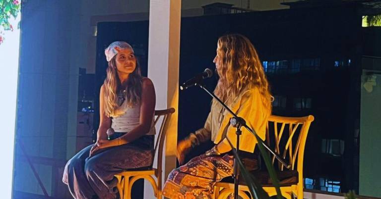 $!Luz Pinos invitó a la cantante Mirella Cessa al escenario durante el pre-listening de la canción 'Bonita', parte de su nuevo disco Casa Nueva, que presentó en Guayaquil hace unos días.