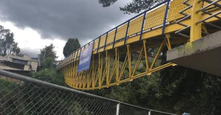 $!Puente Amarillo en Quito.