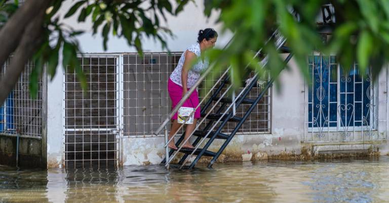 $!Fotografía de una casa inundada en la vía Jujan-Babahoyo.