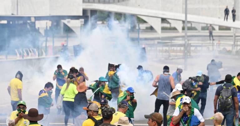 $!Brasil inicia búsqueda de responsables de asalto a sedes del poder político