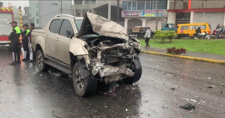 $!Conductor ebrio ocasiona trágico accidente contra bus escolar en Santo Domingo: hay muertos y heridos