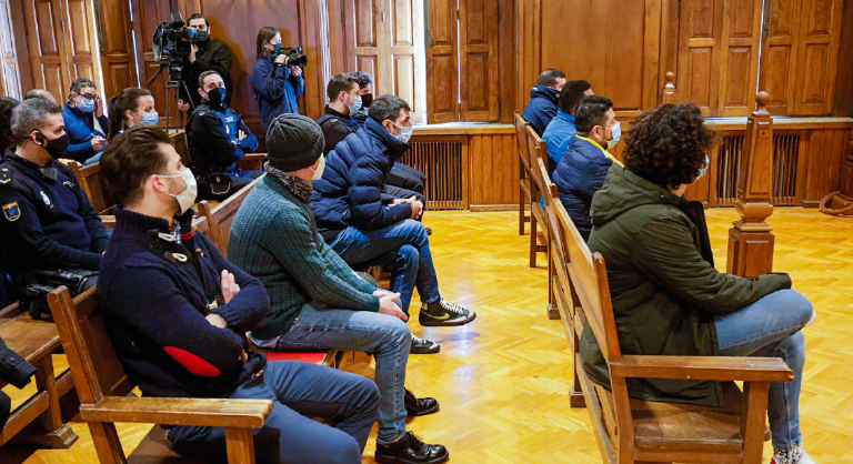 $!Luis Tomás Benítez se declaró culpable, pero no reveló mayores datos sobre los dueños de la cocaína. Se cree que así protege a su familia. Iba a recibir un pago de 55 mil dólares. Está sentenciado a 11 años. Su hermano también está preso en España por narcotráfico.