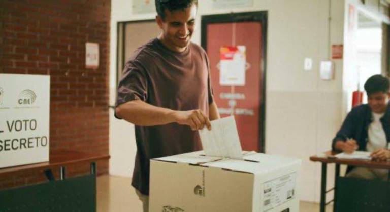 $!El CNE asignó USD 209.080,80 más IVA por cada pregunta para la promoción electoral.