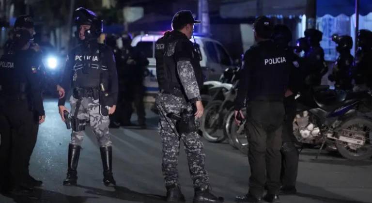 $!Desde 2015, aproximadamente 1.300 policías separados de la institución, por distintas causas, volvieron a sus cargos por decisión de jueces,