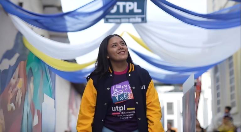 $!Estudiante de la UTPL disfrutando de una feria cultural organizada por la universidad
