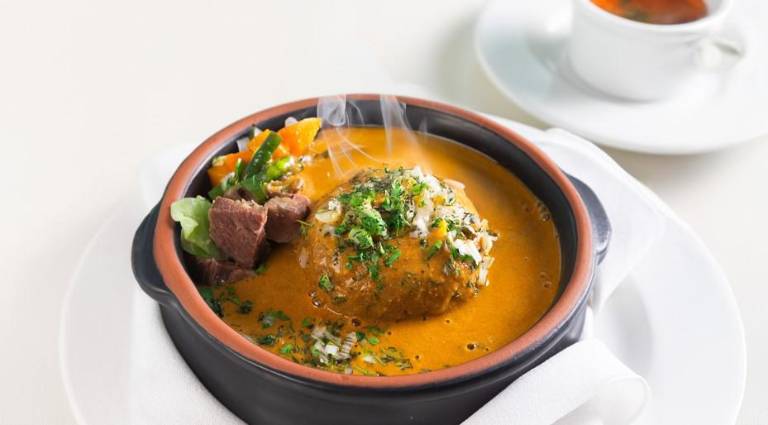 $!Foto del plato típico guayaquileño de Caldo de bola, que será parte del Festival 'Sabores de la Perla' del Hotel Holiday Inn Guayaquil.