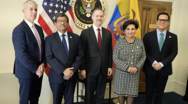 $!Estados Unidos y Ecuador cierran negociaciones para un acuerdo de comercio recíproco​​​​​​.