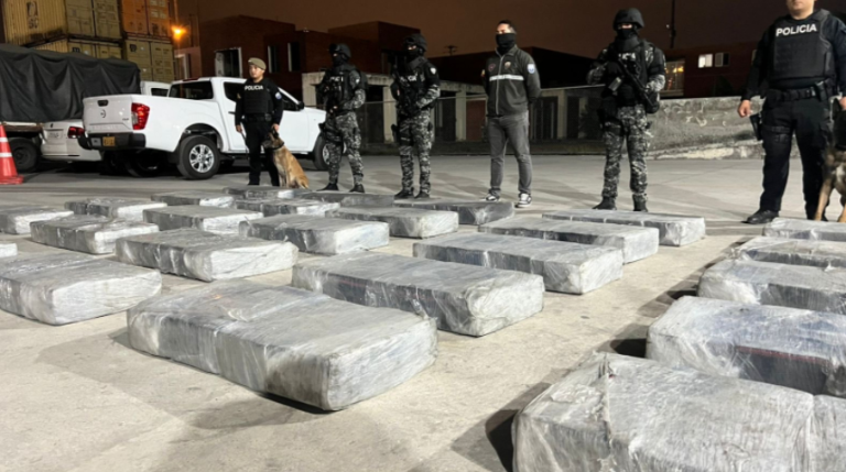 $!Detalle de un cargamento de cocaína incautado antes de su envío a Europa.