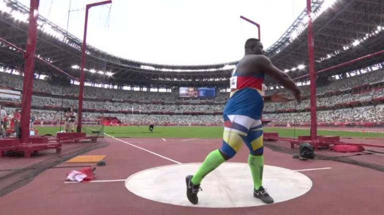 $!Estilo y moda ecuatoriana en Tokio: la curiosa historia de los zapatos impares de Neisi Dajomes