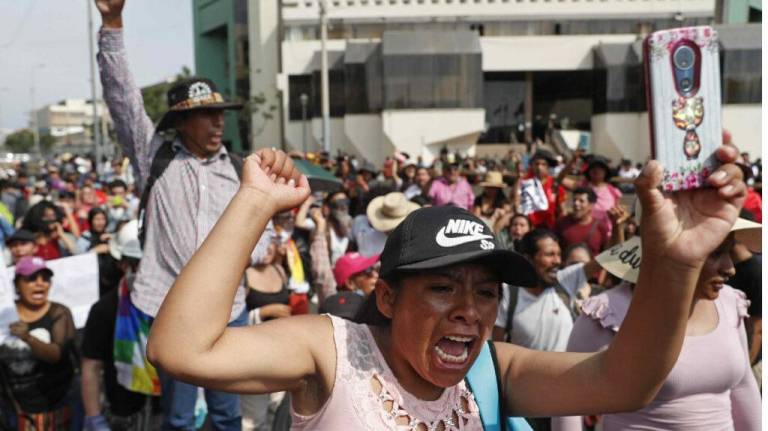 $!45 días de protestas han provocado desabastecimiento de alimentos y de combustible en Perú.